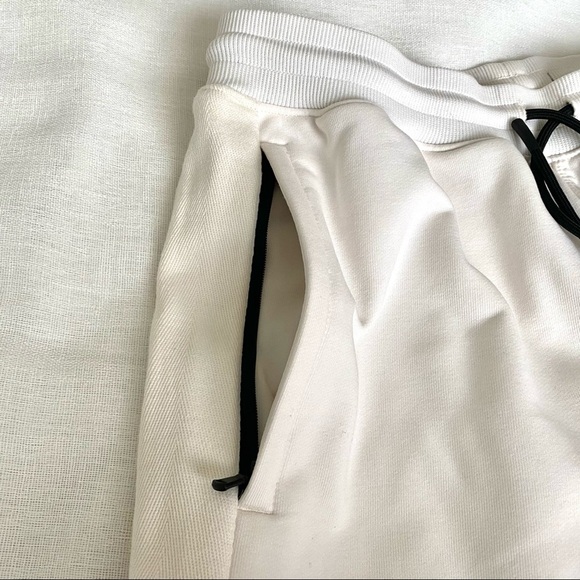 FABLETICS The Courtside French Terry Short Bone - Picture 16 of 16